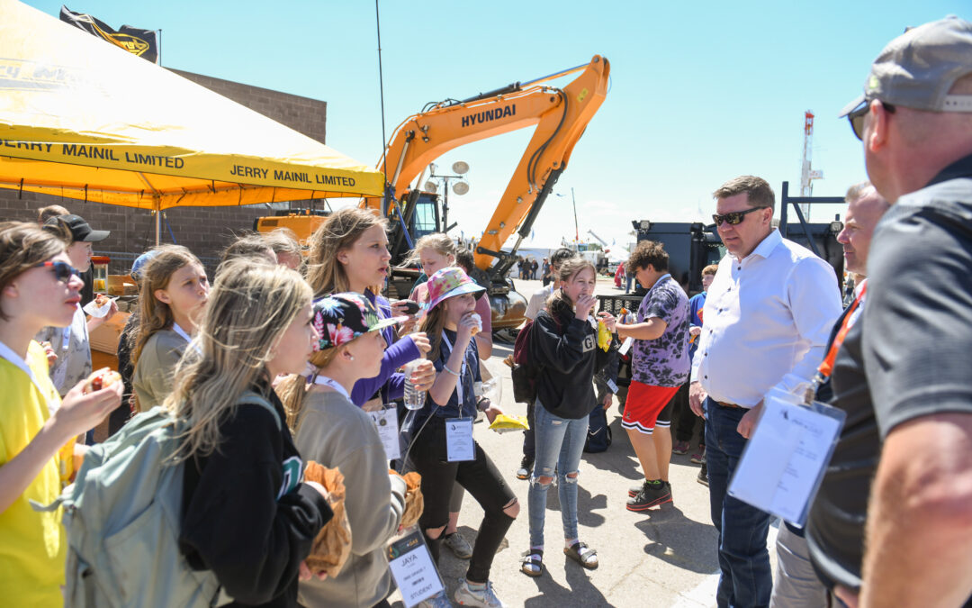 Moe and minsters meet with energy industry participants, discuss ESG, increasing oil production