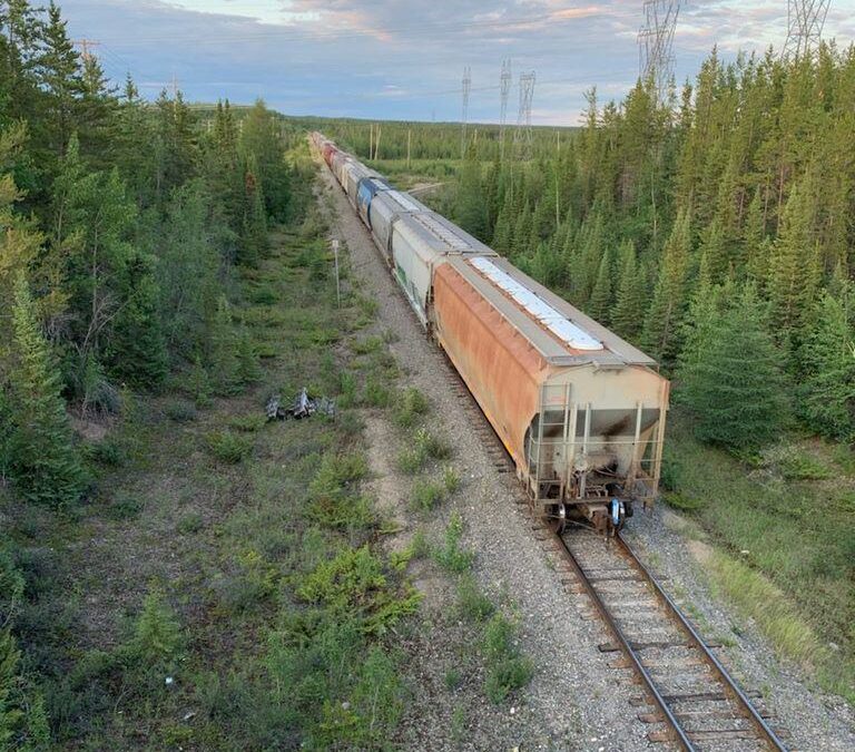 Feds, province pump more money into rail line to Churchill, Man.