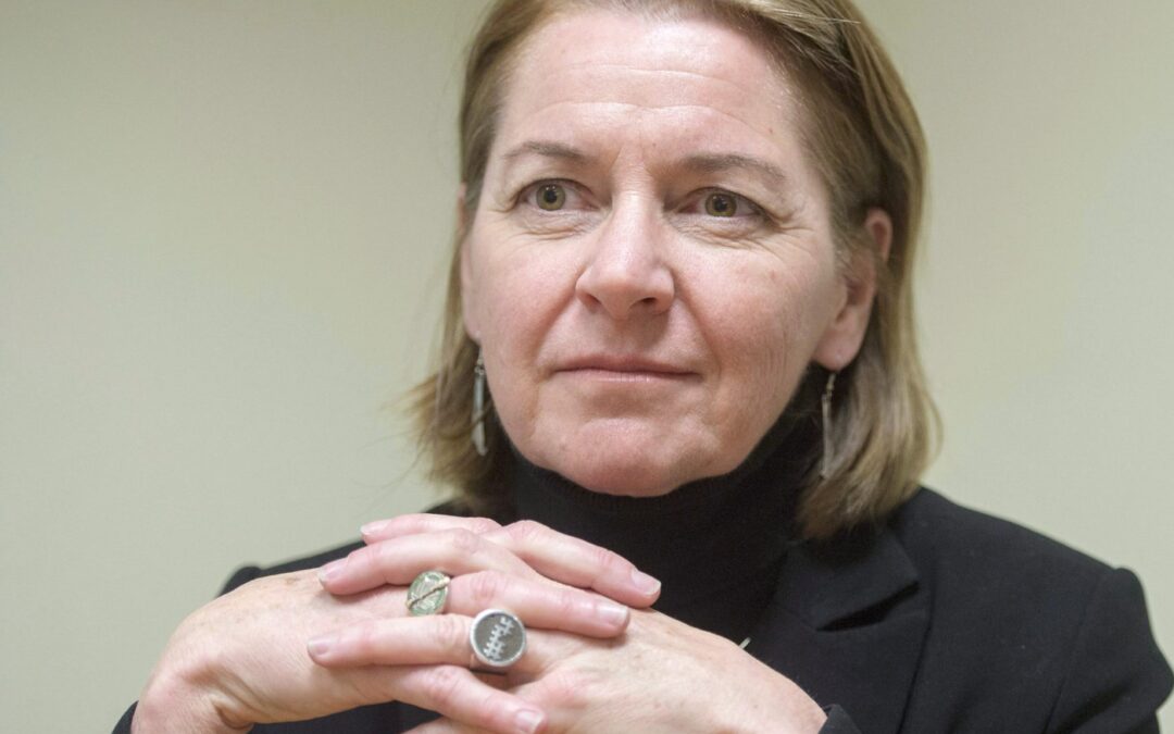 Hall Findlay, Suncor Energy’s first ‘chief climate officer,’ to retire from role