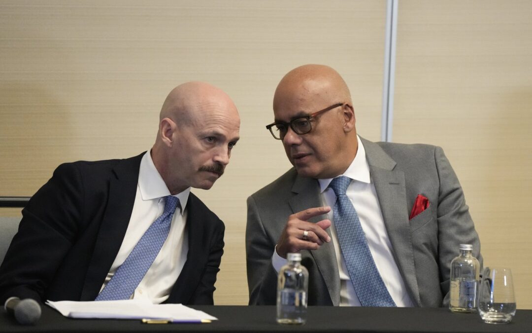 Venezuela’s gov, opponents resume talks; US eases sanction