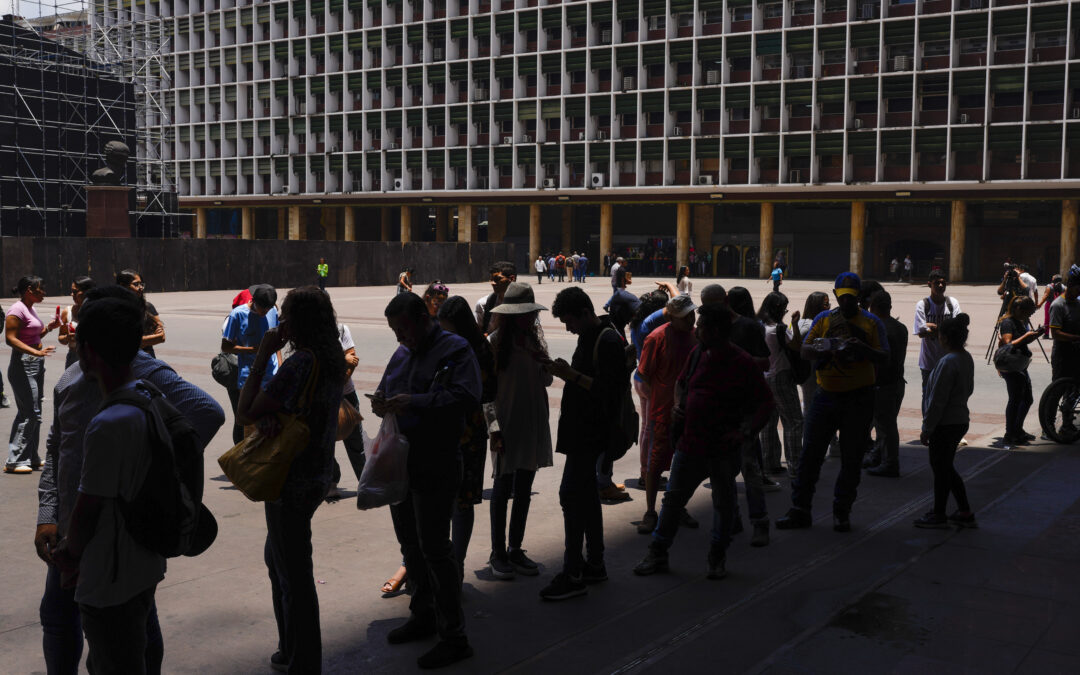 US reimposes oil sanctions on Venezuela as hopes for a fair presidential election fades